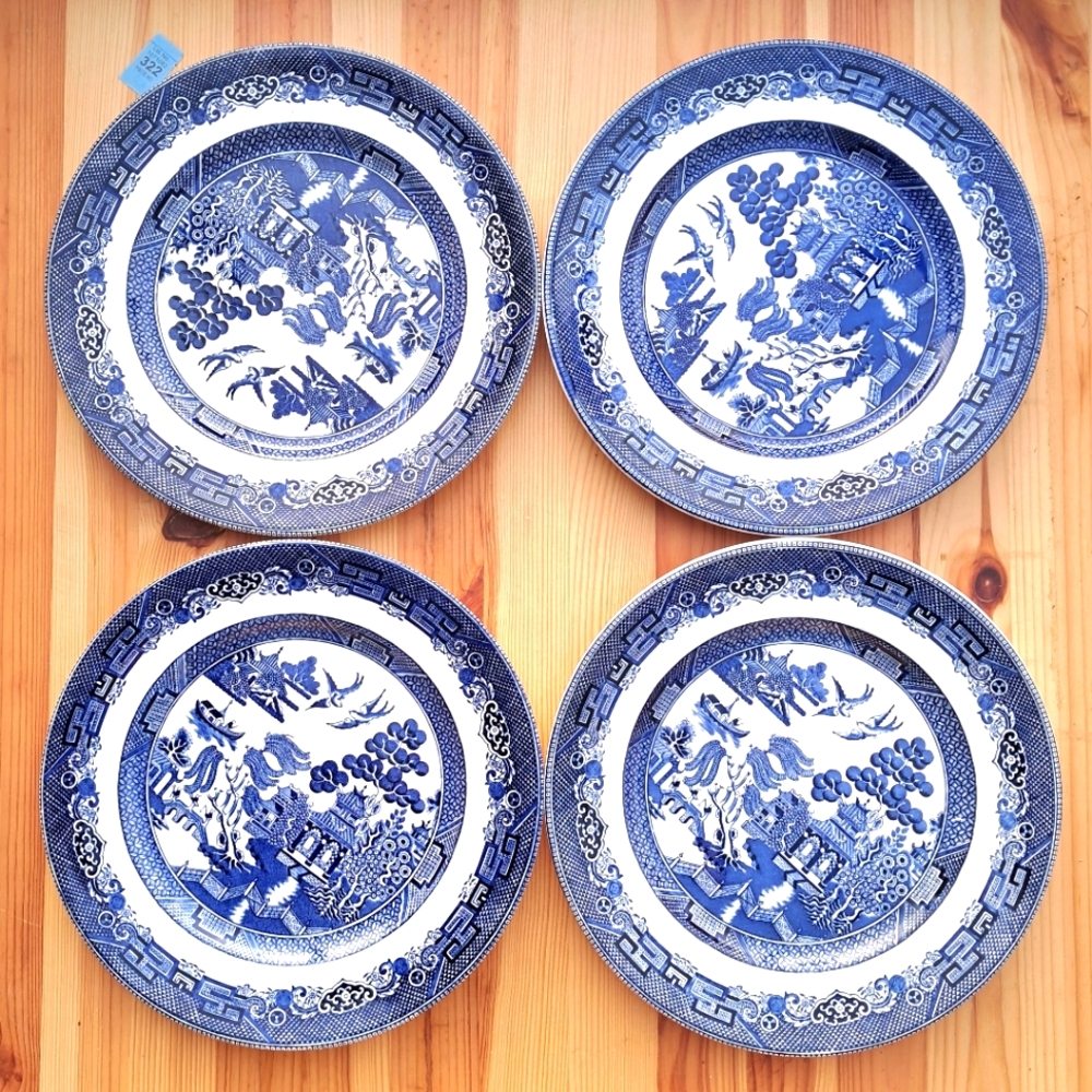 VINTAGE Johnson Bros Made In England Willow Blue Dinner Plates (1 Plate) - Picture 2 of 4